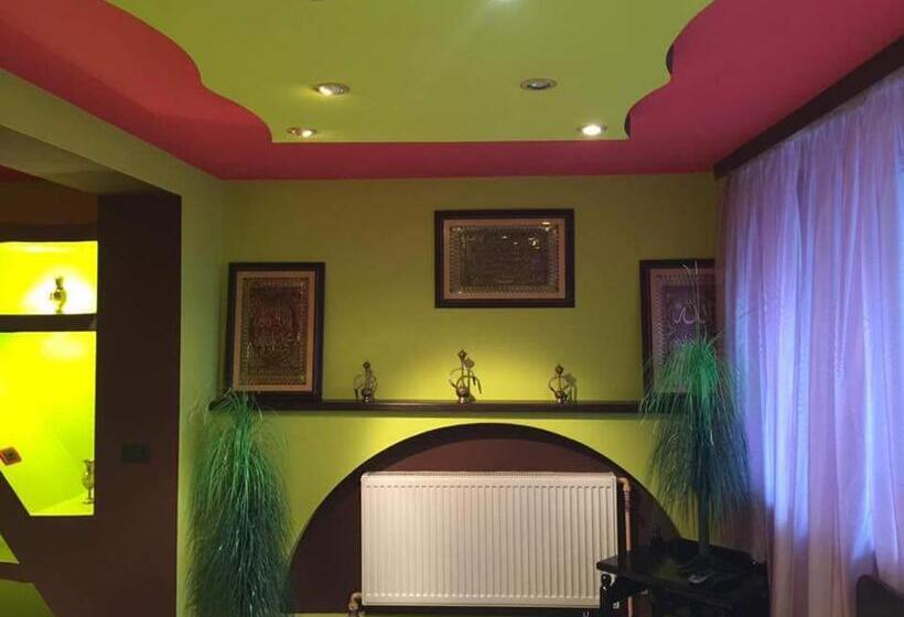 استودیوی لوکس, Vila Ella