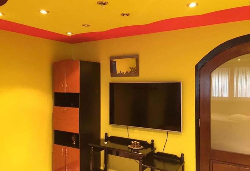 استودیوی لوکس, Vila Ella