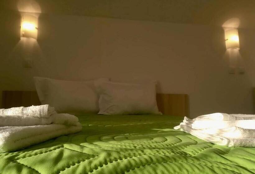 غرفة قياسية مزوَّدة بشُرفة, Pensiunea Casa Murani