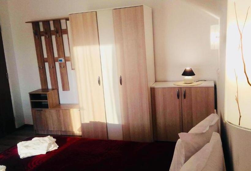 غرفة قياسية مزوَّدة بشُرفة, Pensiunea Casa Murani