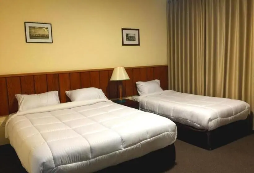 اتاق استاندارد سه نفره, Regency Hotel Hebron