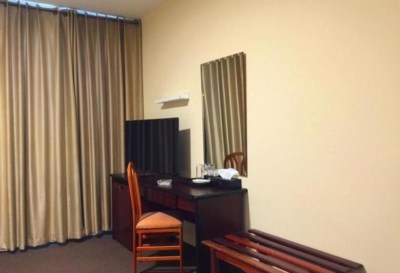 اتاق استاندارد سه نفره, Regency Hotel Hebron