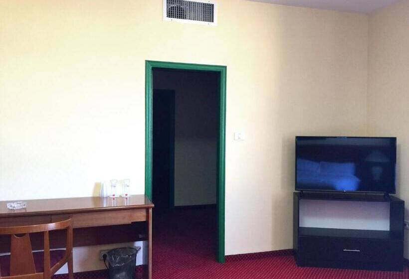 سوییت, Regency Hotel Hebron