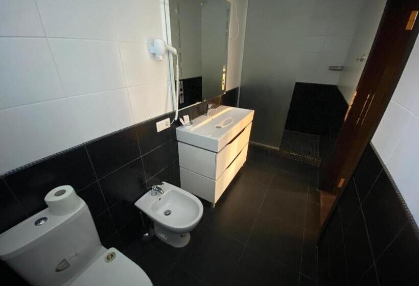 Standard Triple Room with Terrace, база відпочинку ріверсайд світло є завжди