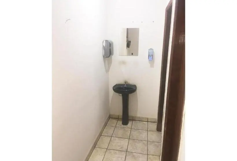 Neljän hengen Economy-huone jaetulla kylpyhuoneella, Atlantic Hotel Campo Grande