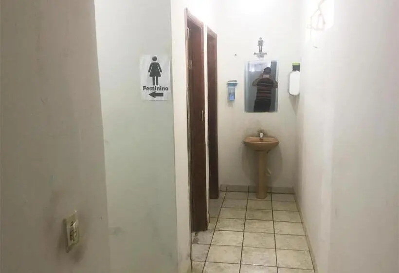 Neljän hengen Economy-huone jaetulla kylpyhuoneella, Atlantic Hotel Campo Grande