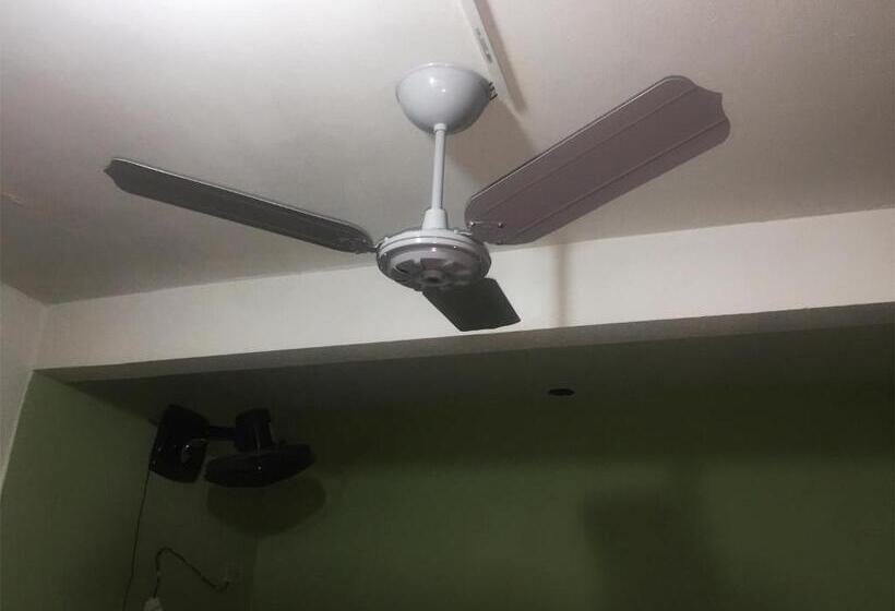 اتاق چهار تخته با دستشویی مشترک, Atlantic Hotel   Campo Grande