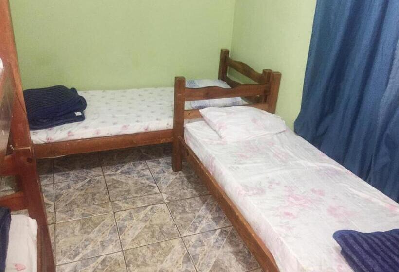 הכלכלה חדר לארבעה עם מקלחת משותפת, Atlantic Hotel   Campo Grande