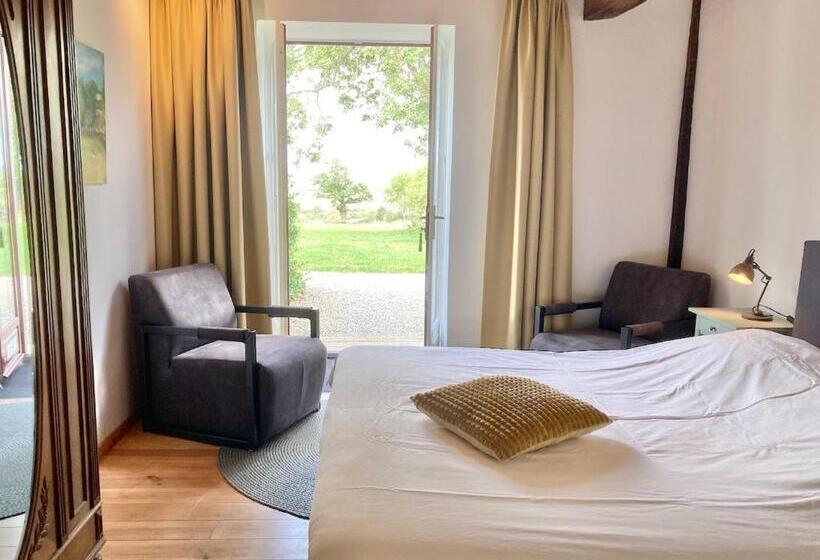 غرفة قياسية مزوَّدة بتراس, Chambres D Hôtes Maison Les Galettes