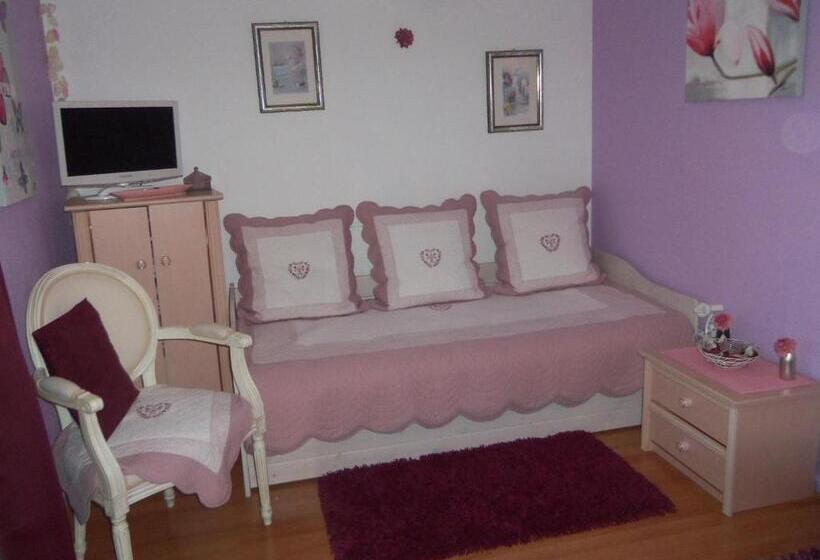 Трехместный Номер Стандарт Вид на Сад, Le Point Du Jour