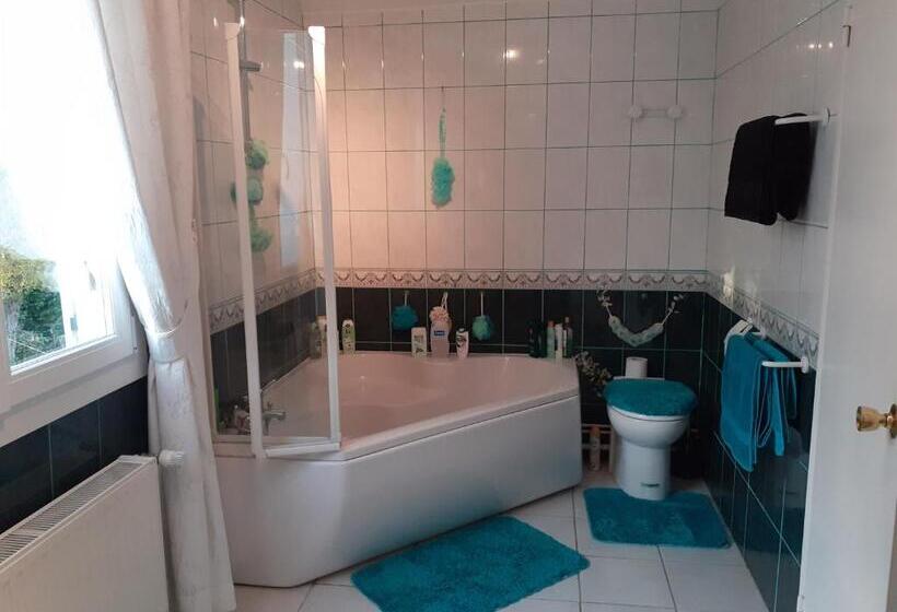 Семейный Номер, Le Point Du Jour