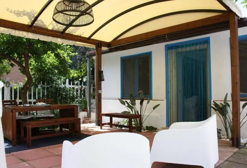 Chalet, Blue B&b