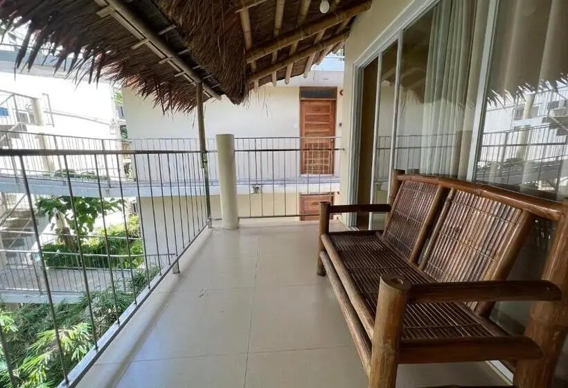 Standard-huone Parveke, Amor Double Room Fan Room With Swimming Pool Access
