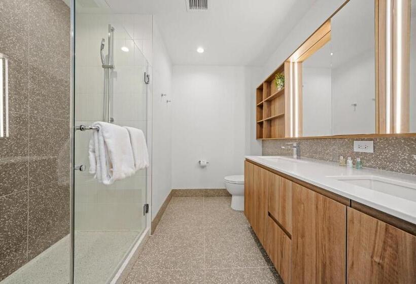 סוויטת 2 חדרי שינה, Level Chicago River North