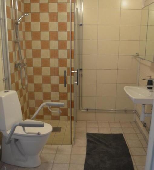 חדר משפחתי, Pensionat Sågknorren