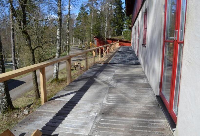 חדר משפחתי, Pensionat Sågknorren