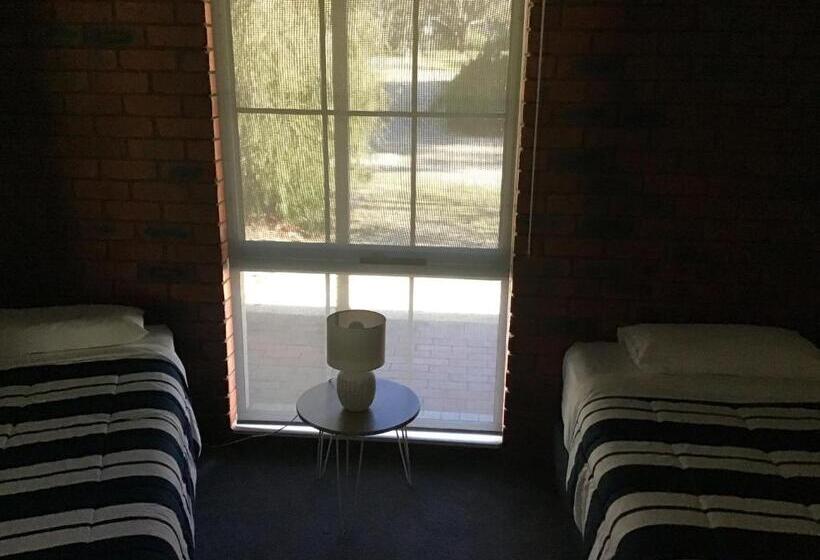 חדר משפחתי דלוקס, Fairway Views Motor Inn