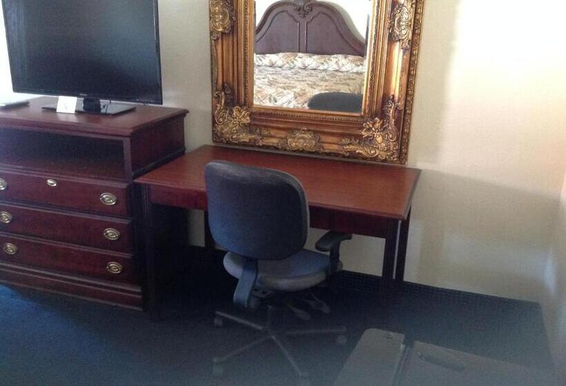 חדר סטנדרט עם מיטת קינג, Summit Inn   Dayton