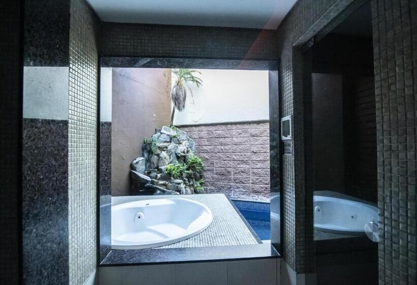 套房配有游泳池, Palace Fortaleza Centro De Eventos Motel