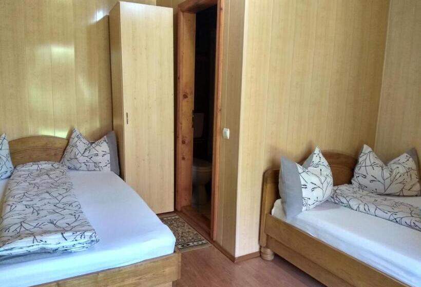 غرفة قياسية, Casa Adriana