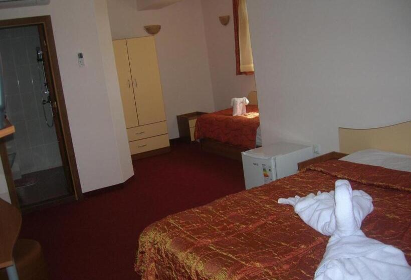 Четырехместный Номер Стандарт, Guest House Aristokrat