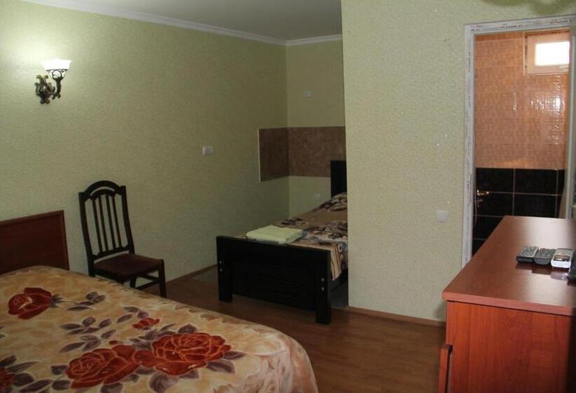 اتاق استاندارد سه نفره, Guesthouse David