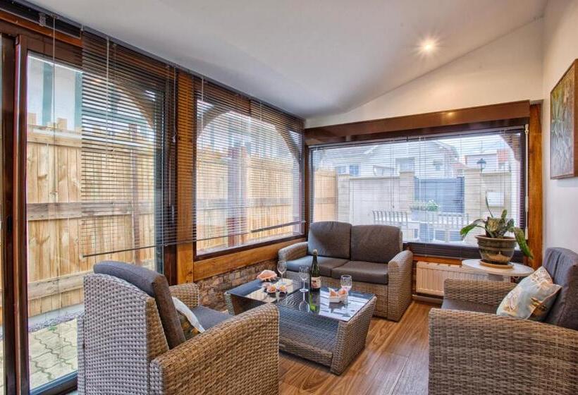 منزل غرفة نوم واحدة, La Casa Bella   Calm And Cosy House By The Sea