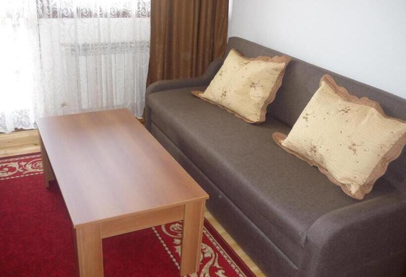 스탠다드 스튜디오, Ognyanovata Guest House