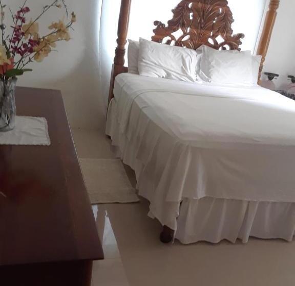 اتاق لوکس با تخت بزرگ, Treaysures