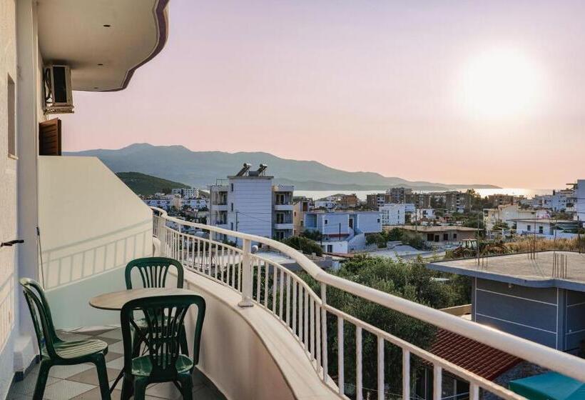 ベーシックトリプルルーム, Villa Ylli Ksamil