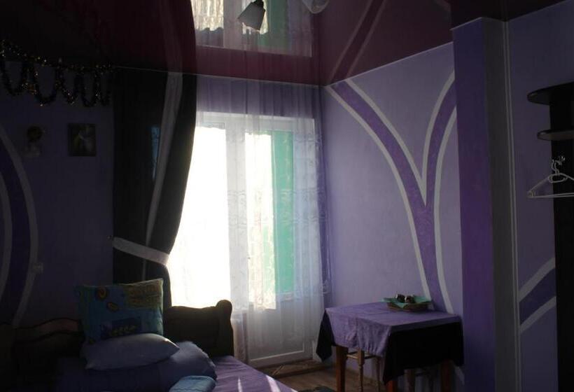 חדר סטנדרט לשלושה עם מרפסת, Zustrizh U Leva