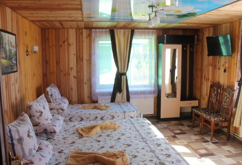 חדר סטנדרט לשלושה עם מרפסת, Zustrizh U Leva