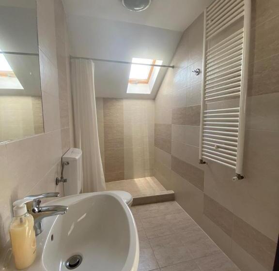 וילה בת חדר שינה 1, Pensiunea Grandor