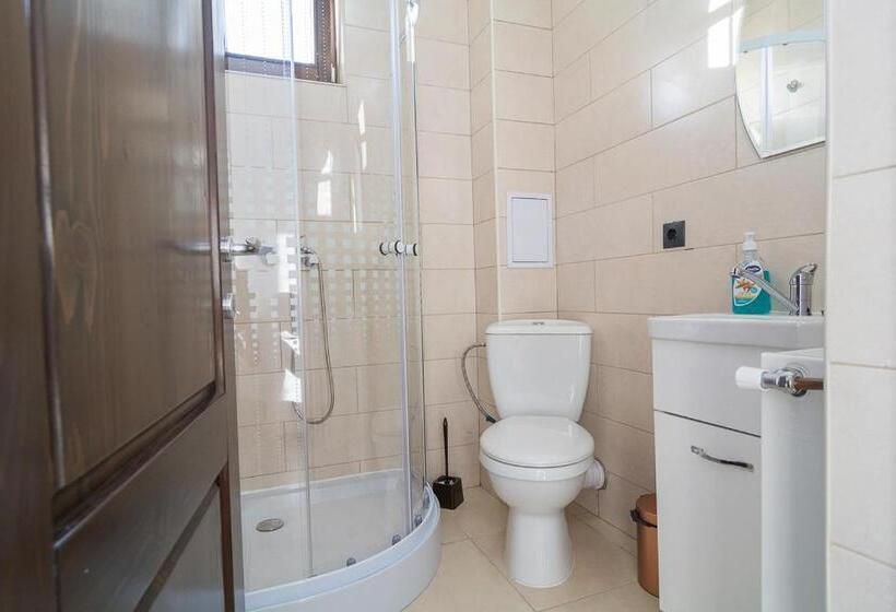 اتاق استاندارد با چشمانداز کوهستان, Pensiunea Paradisul Naturii