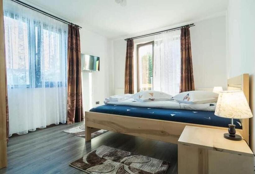 اتاق استاندارد با چشمانداز دریاچه, Pensiunea Paradisul Naturii