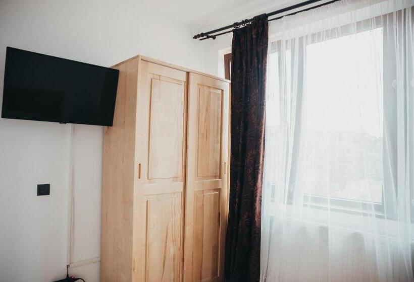 اتاق استاندارد با بالکن, Pensiunea Paradisul Naturii