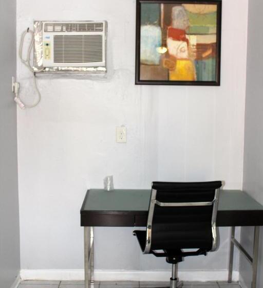 带2个双人床的标准工作室, Ramona Motel