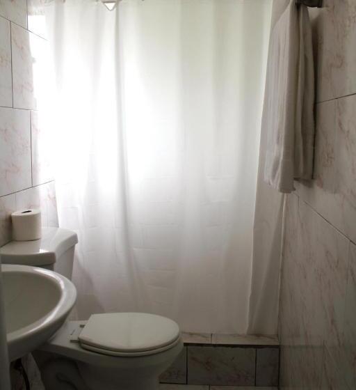 带2个双人床的标准工作室, Ramona Motel