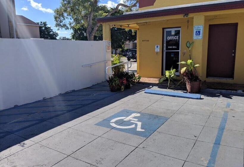 适合残疾人使用的标准间, Ramona Motel