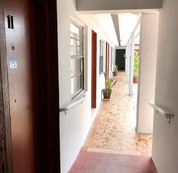 适合残疾人使用的标准间, Ramona Motel