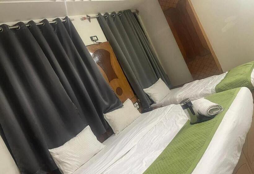 Deluxe-huone, Alpine By The Golden Taj Group And Hotels