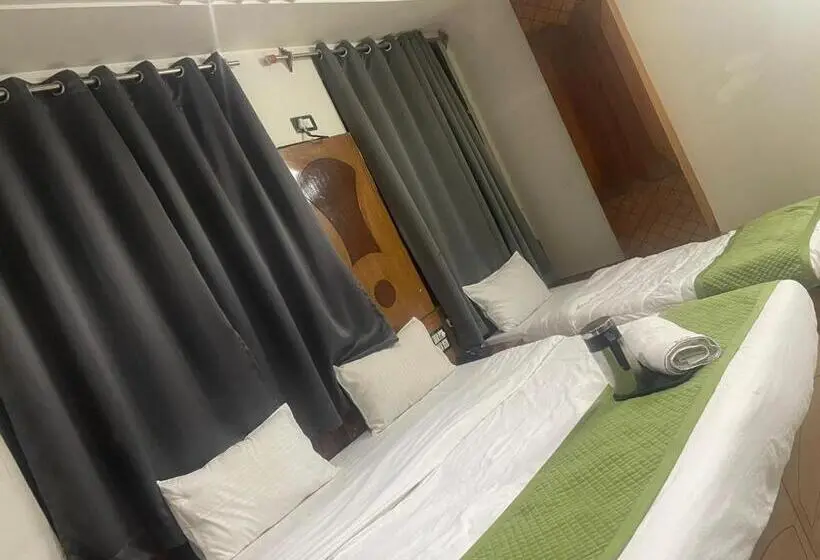 اتاق لوکس, Alpine By The Golden Taj Group And Hotels