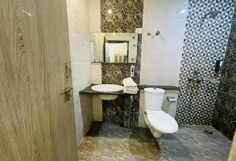 Deluxe-huone, Alpine By The Golden Taj Group And Hotels