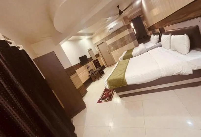 اتاق خانوادگی, Alpine By The Golden Taj Group And Hotels