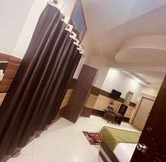 Familjerum, Alpine By The Golden Taj Group And Hotels