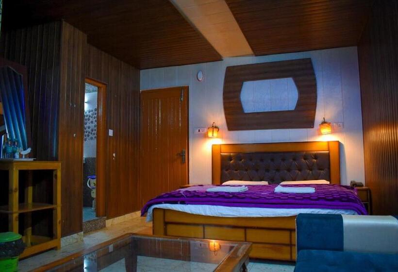 غرفة سوبيريور مطلة على الجبل, Krishna Vaas