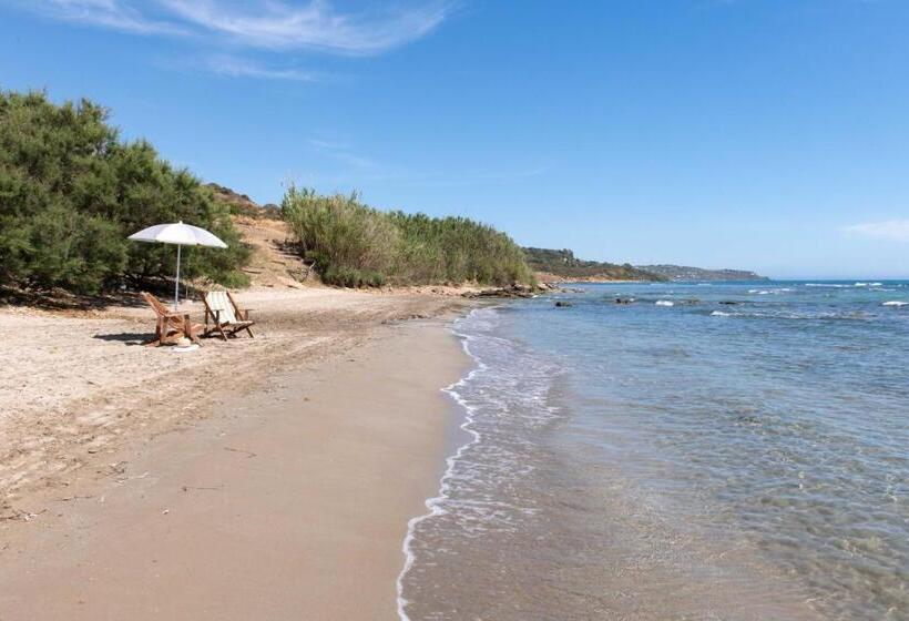 חדר סטנדרט עם מרפסת, Maragani Beach Rooms & Breakfast