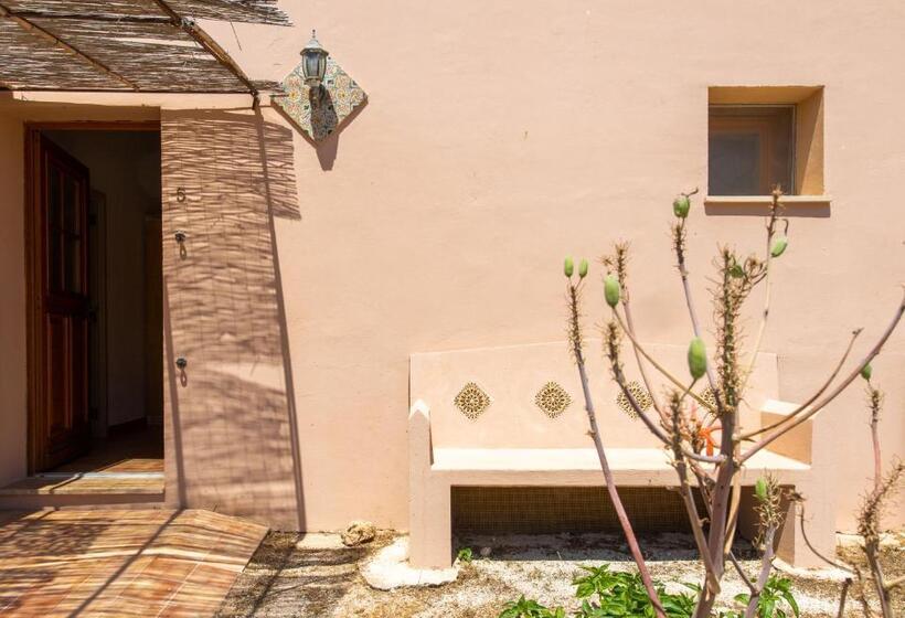 חדר סופריור לשלושה, Maragani Beach Rooms & Breakfast