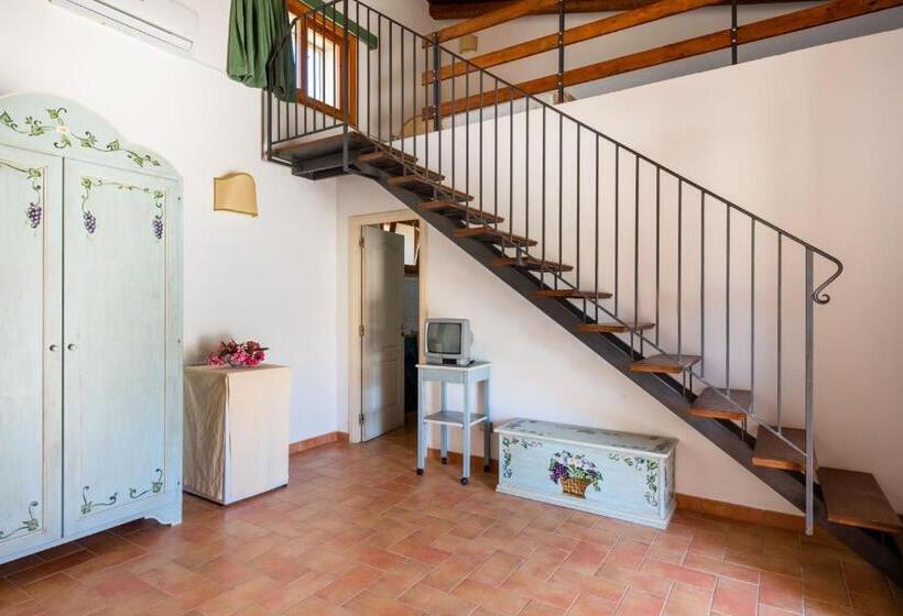 חדר סופריור לשלושה, Maragani Beach Rooms & Breakfast