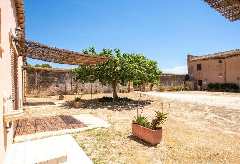 חדר סופריור לשלושה, Maragani Beach Rooms & Breakfast